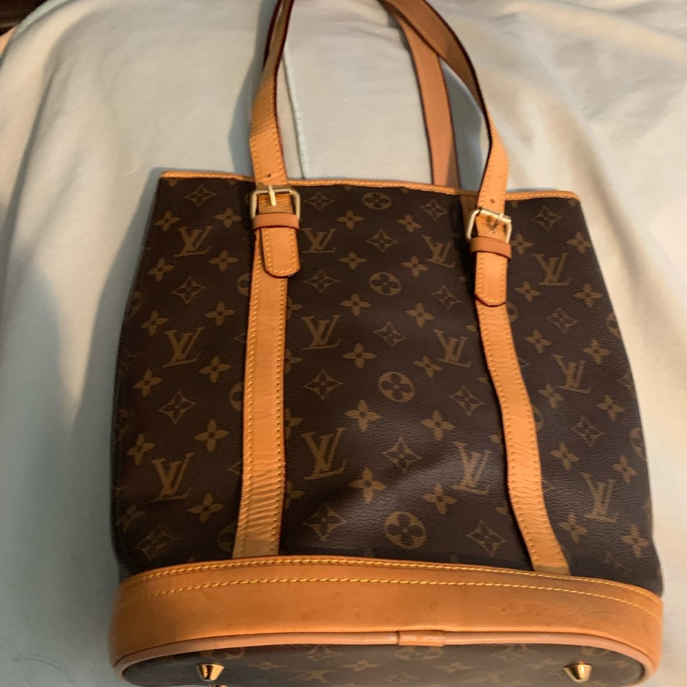 Louis Vuitton Monogram bucket shoulder bag